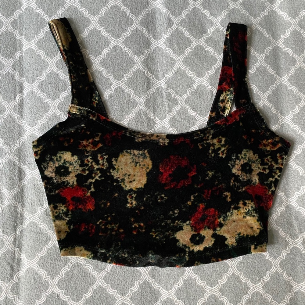 🌿 Floral Suede Crop